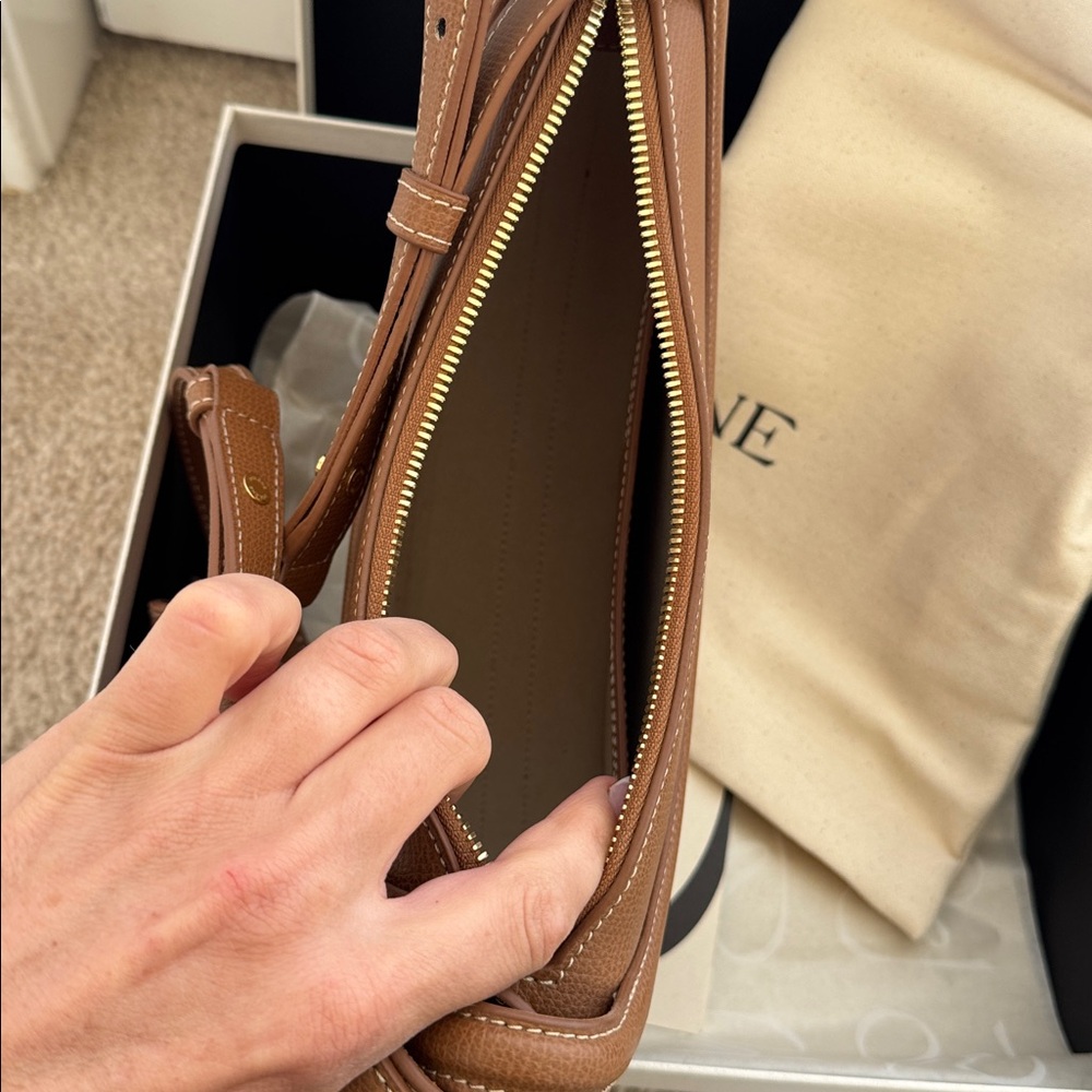 Polene Numéro Dix in textured camel - Picture 4 of 7